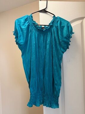 Allie & Rob Blue Ruffle Short Sleeve Blouse, Round Neck, 100% Polyester, M